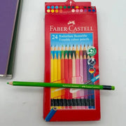 Lotto Scuola Cancelleria – 2 Notebook + 50 Pennarelli Carioca + 22 Pastelli Faber-Castell + Gomme ed Evidenziatori Pelikan